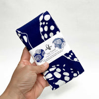 19" x 27" Cotton Flour Sack Tea Towel - Indigo Shells
