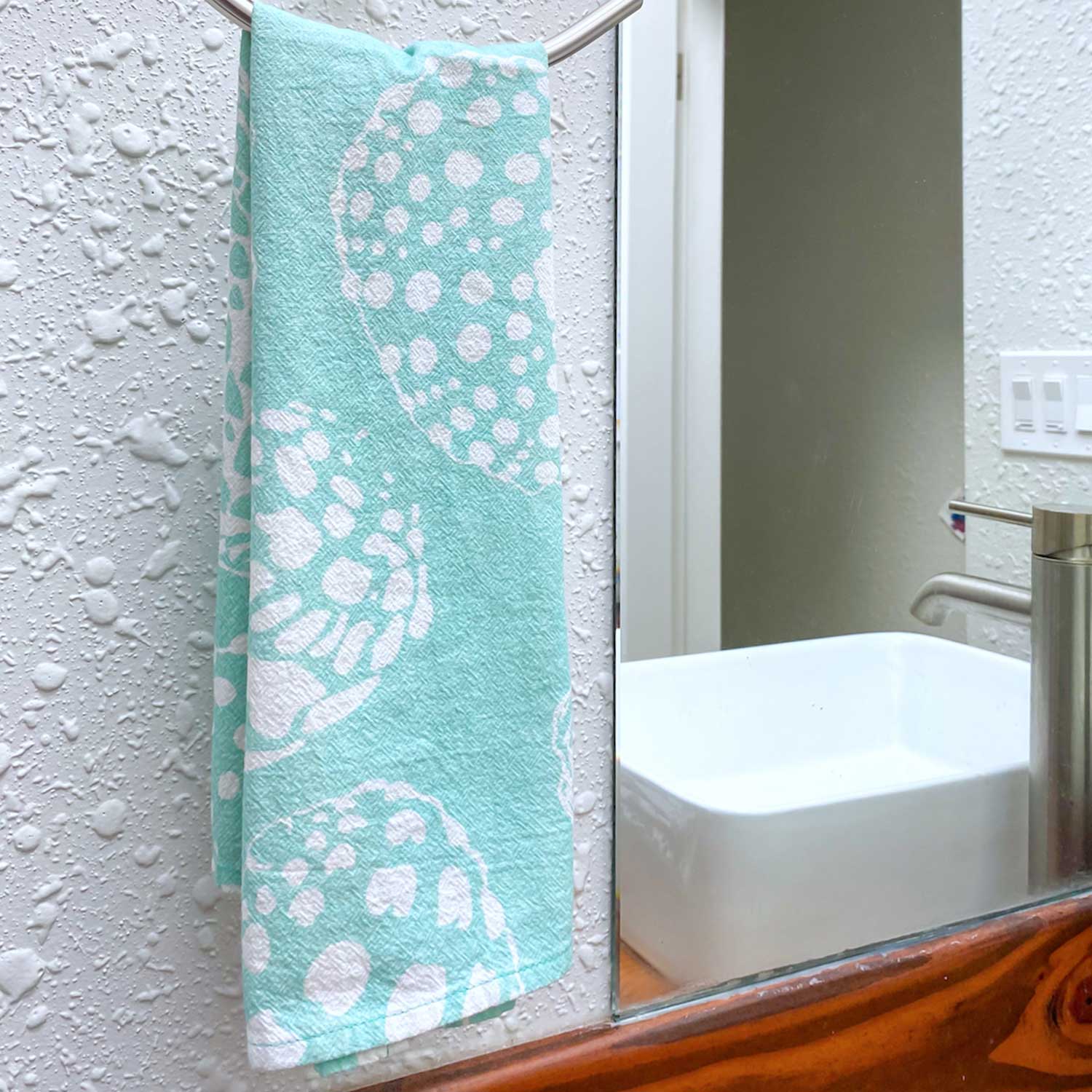 19" x 27" Cotton Flour Sack Tea Towel - Ocean Blue