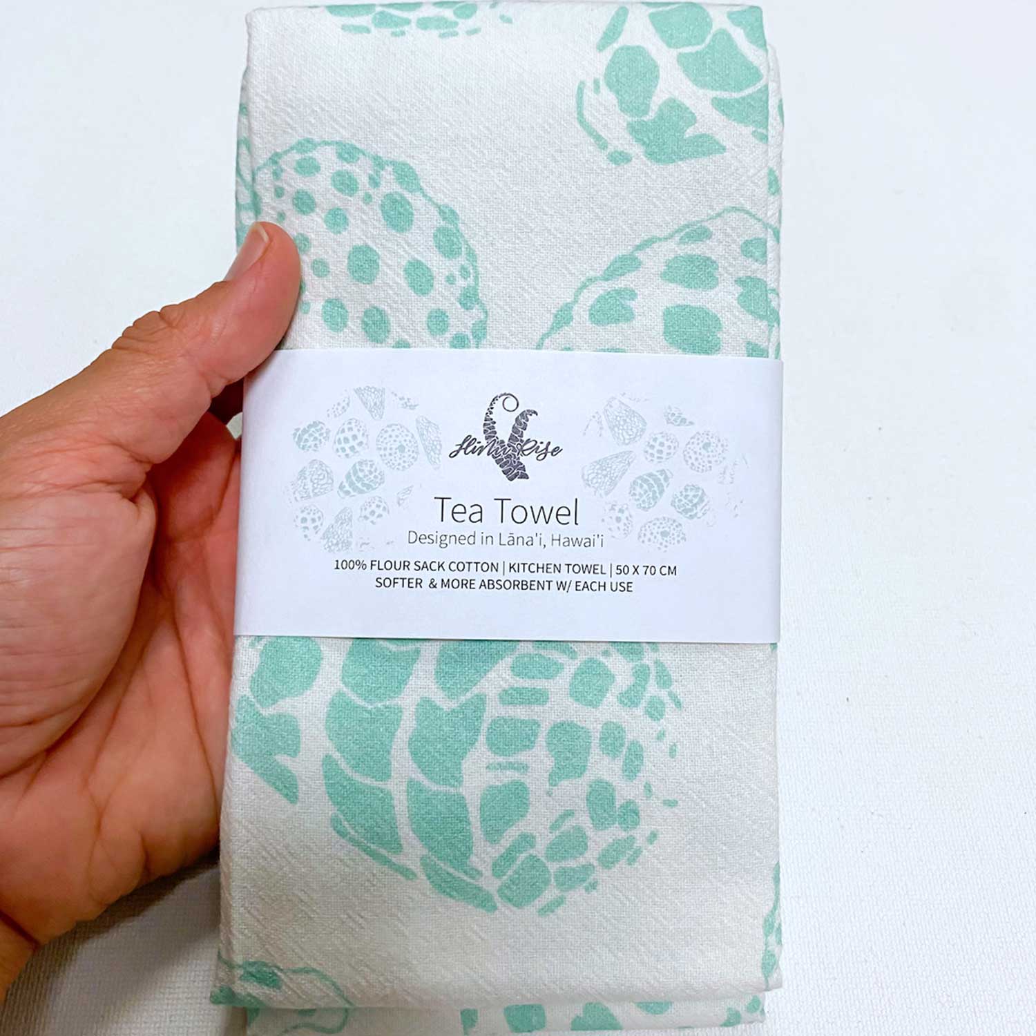 19" x 27" Cotton Flour Sack Tea Towel - Ocean Shells